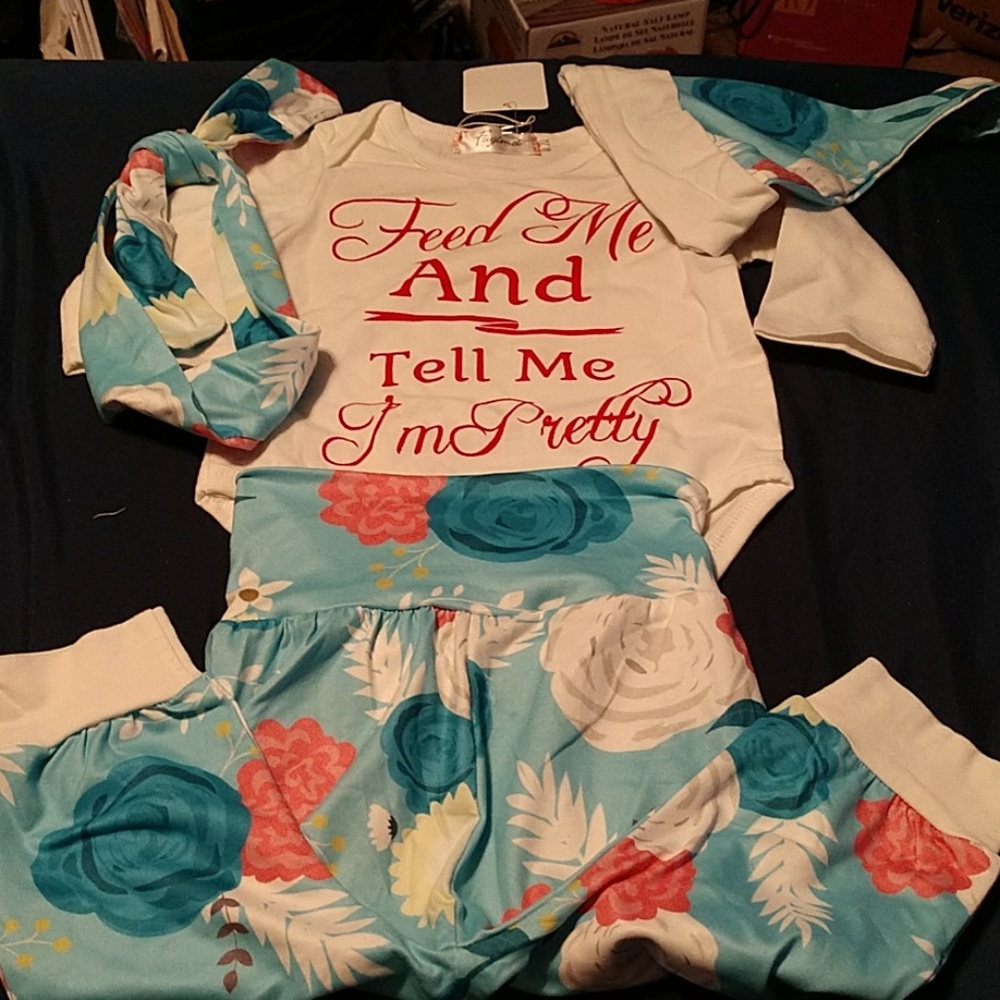 4 piece infant set BRAND NEW